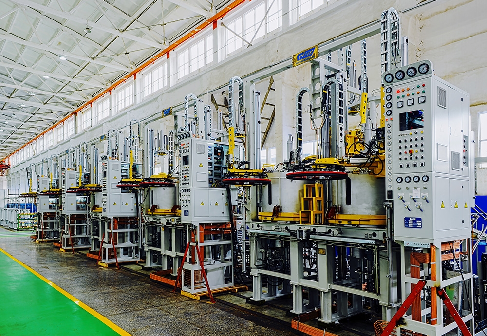 桂林橡機(jī)子午線(xiàn)輪胎液壓硫化機(jī)