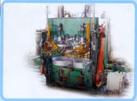 機(jī)械液壓混合式硫化機(jī)